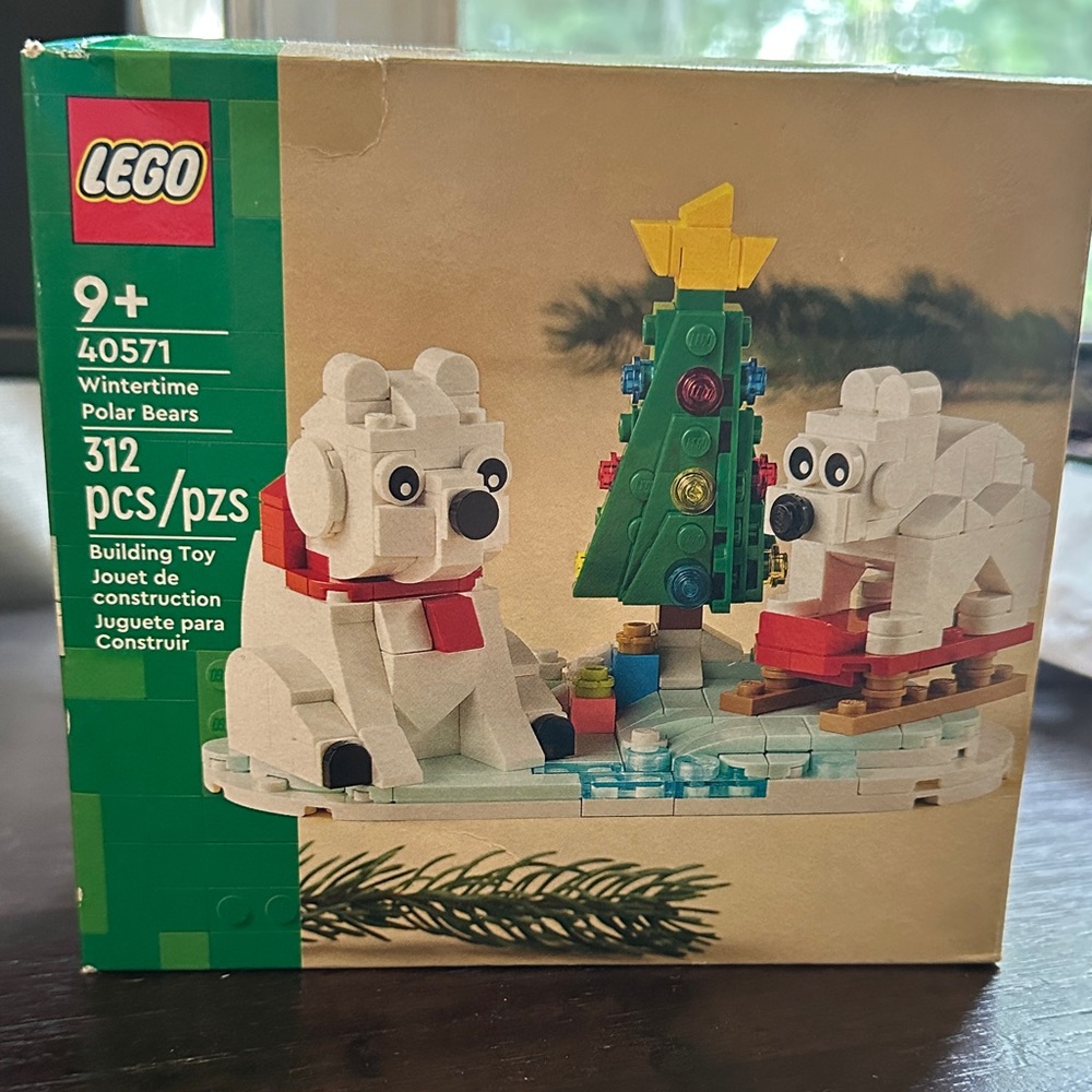 LEGO Wintertime Polar Bears with Iceberg and Festive Christmas Tree